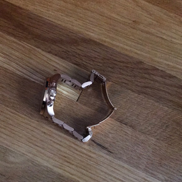 Watch - Picture 3 of 3